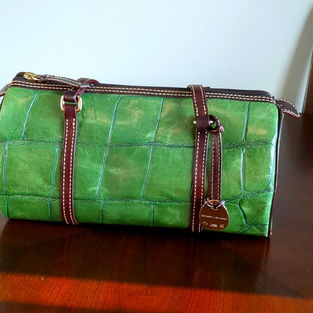 Dooney & Bourke barrell-styled green handbag